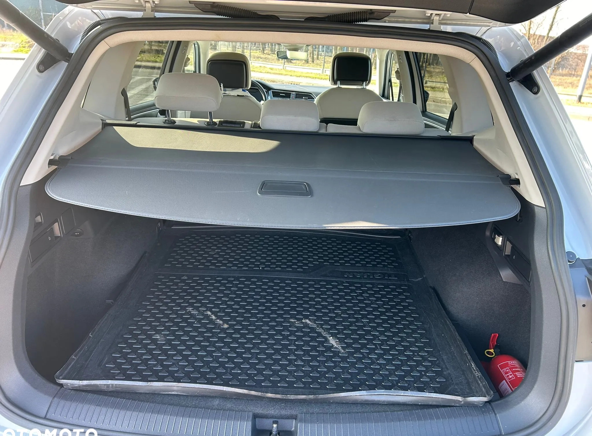 Volkswagen Tiguan cena 119500 przebieg: 177730, rok produkcji 2018 z Łódź małe 37